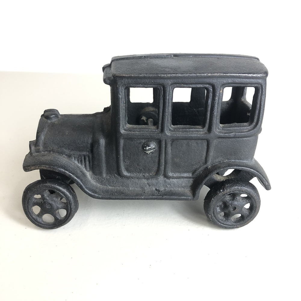 Vintage Antique Cast Iron Model T Ford Sedan Toy Car Collectible - Picture 2 of 5